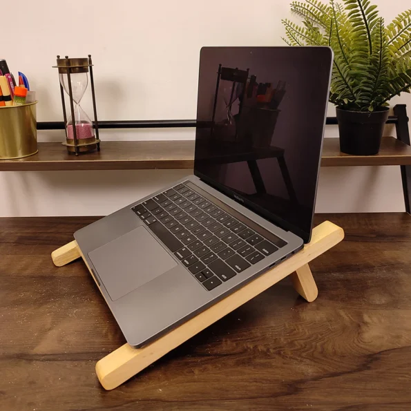 8 Reasons Why You Should Use A Laptop Stand 4 Best Laptop Stand For Gaming 05 1