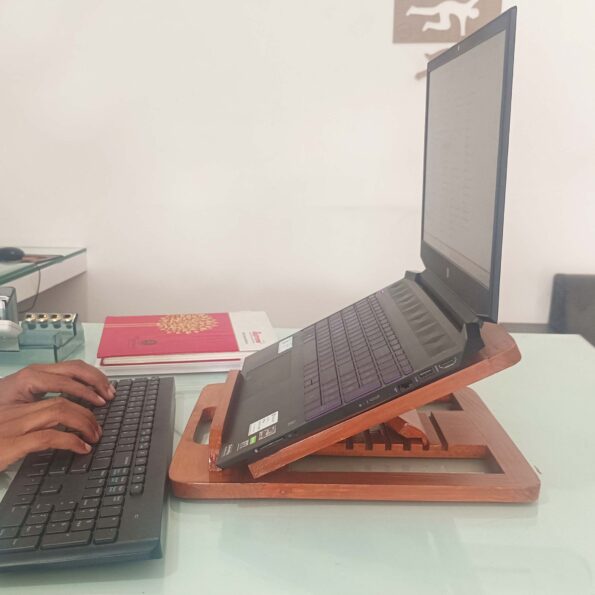 10 Top Laptop Stands For Heavy-Duty Laptops 3 A Laptop Stand 01 1