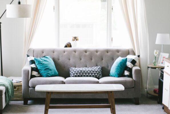 The Benefits Of Having A Long Side Table In Your Living Room 3 A Long Side Table 02