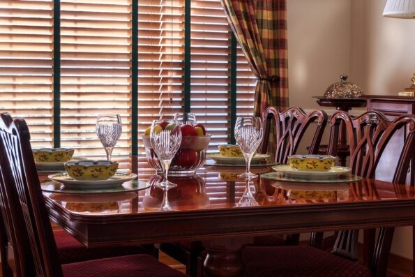 Choose The Right 09 Dining Table For A Traditional Home 5 Dining Table Design Wooden Glass Top 02 2