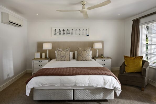 Best 08 Bedside Tables For Luxury Bedrooms 6 Sleeping On A King Size Bed 01 1