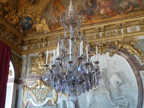 The 06 Best Chandeliers For Classic Home 4 Antique and Vintage Chandeliers