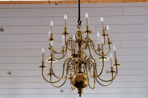The Right Chandelier For Your Dining Room 2 Iron Chandeliers 1