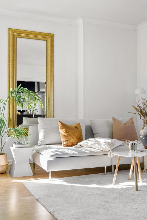 Choose The Perfect Sofa For Your Living Room 8 The Perfect Coffee Table For Your Living Room 02